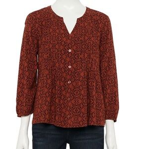 Petite Croft & Barrow brown ivy print 3/4 sleeve pintuck blouse
Size Medium Peti